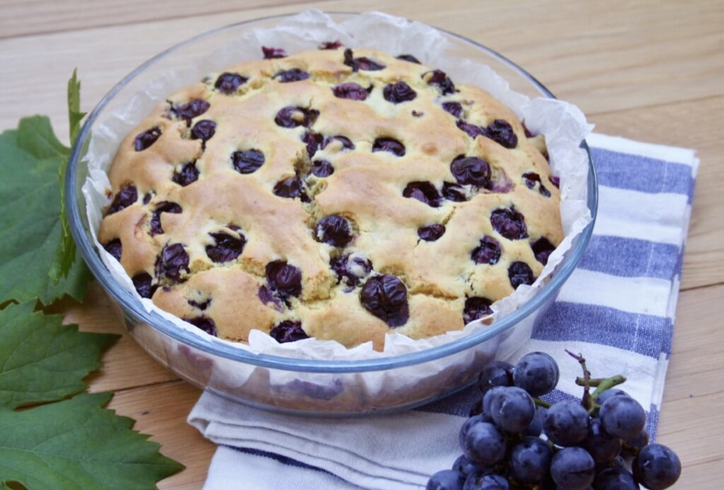 طرز تهیه کیک رژیمی با شیره انگور